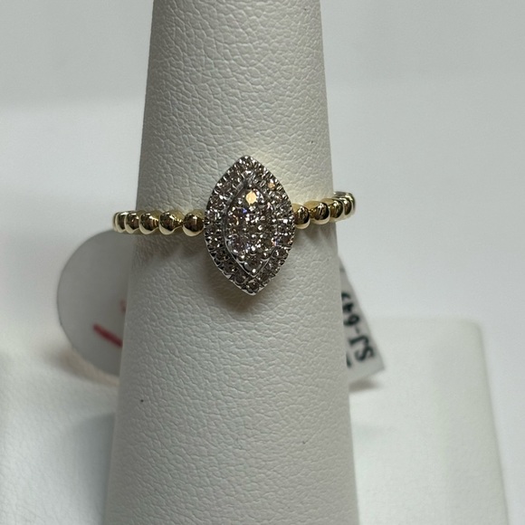 Genuine 14K Yellow Gold Marquis Shaped Diamond Engagement/Promise Ring - Picture 4 of 4